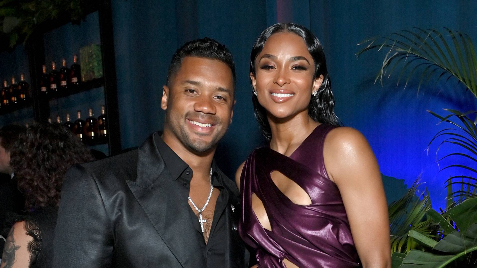 Russell Wilson and Ciara attend the 2022 Vanity Fair Oscar Party hosted by Radhika Jones at Wallis Annenberg Center for the Performing Arts on March 27, 2022 in Beverly Hills, California. 