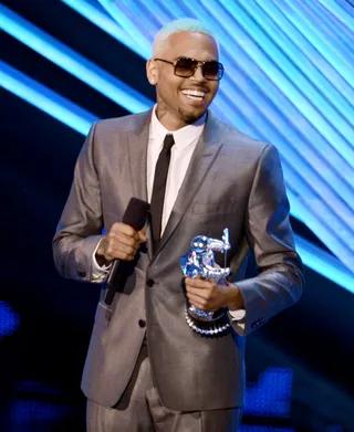 Chris Receives an Honor - Brown gets the Best Male Video award for his song &quot;Turn Up the Music.&quot;&nbsp;(Photo: Kevin Winter/Getty Images)