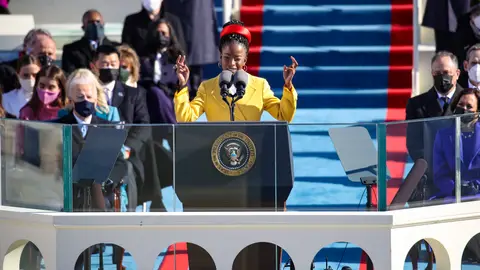 WASHINGTON, DC - JANUARY 20: Youth Poet Laureate Amanda Gorman speaks at the inauguration of U.S. President Joe Biden on the West Front of the U.S. Capitol on January 20, 2021 in Washington, DC.  During today's inauguration ceremony Joe Biden becomes the 46th president of the United States. (Photo by Rob Carr/Getty Images)