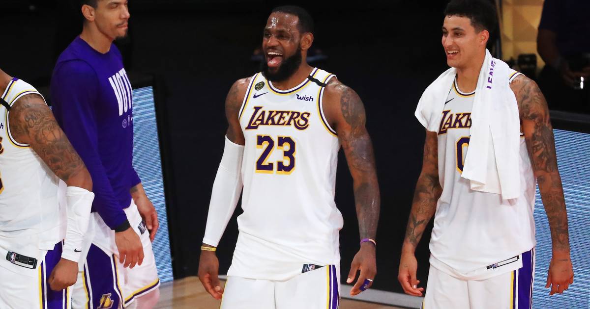 Shirts, Tupac Wearing Kobe La Lakers Jersey Nba Champs