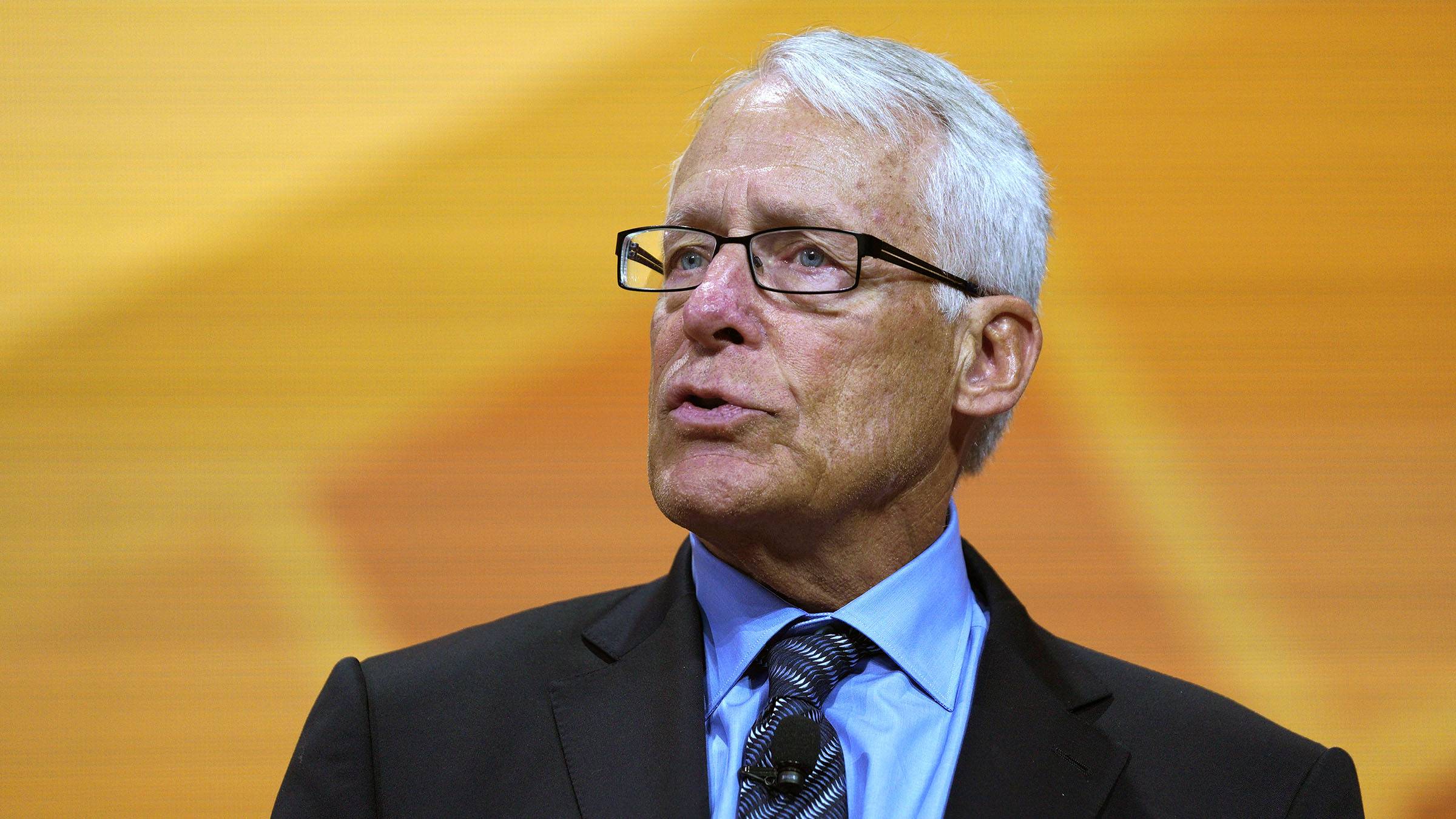 Walmart Heir Rob Walton May Outbid Robert F. Smith For Denver Broncos, News