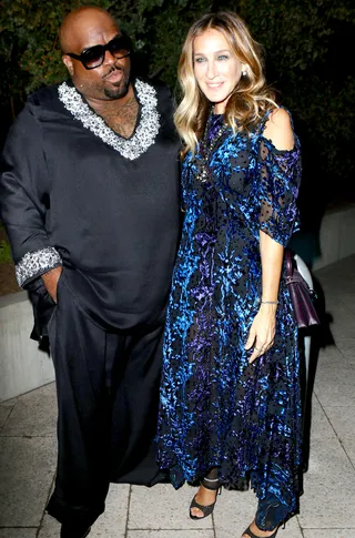 Unique Styles - Cee Lo Green and Sarah Jessica Parker posed for a picture together while caught by the paps in New York City. (Photo: Nancy Rivera/Bauer-Griffin/GC Images)&nbsp;