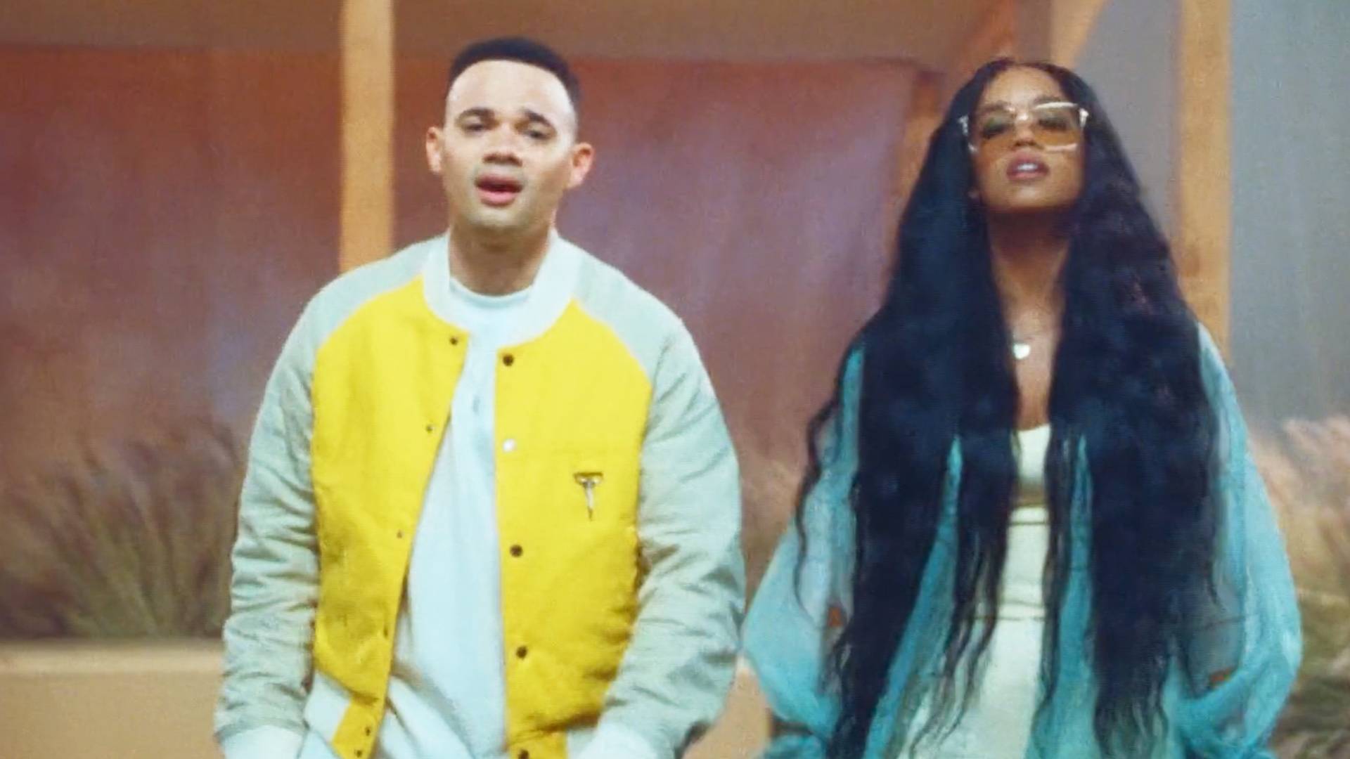 H.E.R. & Tauren Wells "Hold Us Together" (Video Clip) BET