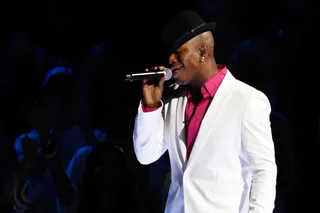In the Spotlight - Recording artist Ne-Yo lights up the stage during halftime.&nbsp;(Photo: Mike Ehrmann/Getty Images)