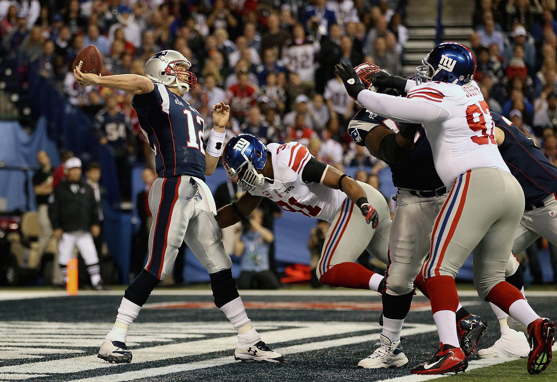 New York Giants - Super Bowl Football New York Giants wide receiver Victor  Cruz (80) holds the Vince Lombardi Trophy during the Super Bowl XLVl  football game against the New England Patriots