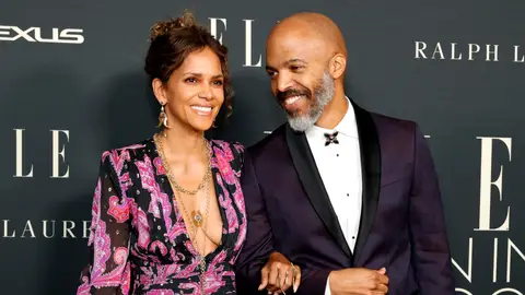 Halle Berry and Van Hunt attend the 27th Annual ELLE Women in Hollywood Celebration at Dolby Terrace at the Academy Museum of Motion Pictures on October 19, 2021 in Los Angeles, California.

