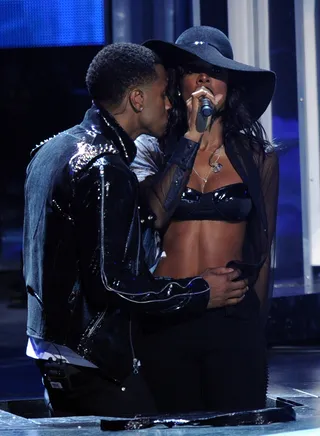 Kelly and Trey - Sparks flew when Kelly Rowland and Trey Songz connected onstage for a mash-up of "Unusual" and "Motivation." We expect Trey to turn up the heat onstage, but Kelly took it to another level!