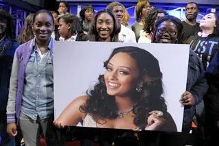 Hey Girl - Fans show their support for Tia Mowry at 106 &amp; Park, January 09, 2012. (Photo: John Ricard / BET)