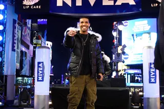 New Year's Eve With Drizzy - Drake performs on stage during New Year's Eve 2012 with Carson Daly in Times Square. &nbsp;(Photo: Neilson Barnard/Getty Images)