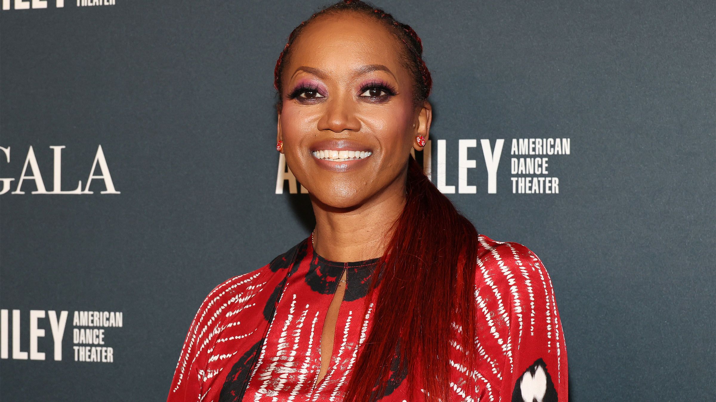 'Living Single' Star Erika Alexander Recalls Fan-Favorite Scene That Left Her Feeling 'Very Embarrassed' | News - Vimarsana News