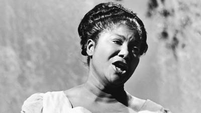 Making History - Mahalia Jackson would not only open the world?s ears to gospel music, she would make history with her music. In 1950, Jackson became the first gospel singer to ever perform at Carnegie Hall in New York. Soon after, she began touring in Europe and signed with Columbia Records in 1954. That same year, she recorded a radio series for CBS. Her mainstream success helped propel the gospel music genre into the spotlight. No one had heard such pure talent solely dedicated to God. In 1961, she sang at President John F. Kennedy?s inaugural ball.&nbsp;(Photo: Courtesy The DuSable Museum of African American History)