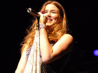 Joss Stone - Yet another U.K. import, Joss Stone dropped her first album, The Soul Sessions when she was only 16. Her two follow-up albums, Mind, Body &amp; Soul and Introducing Joss Stone, went platinum and gold, respectively.