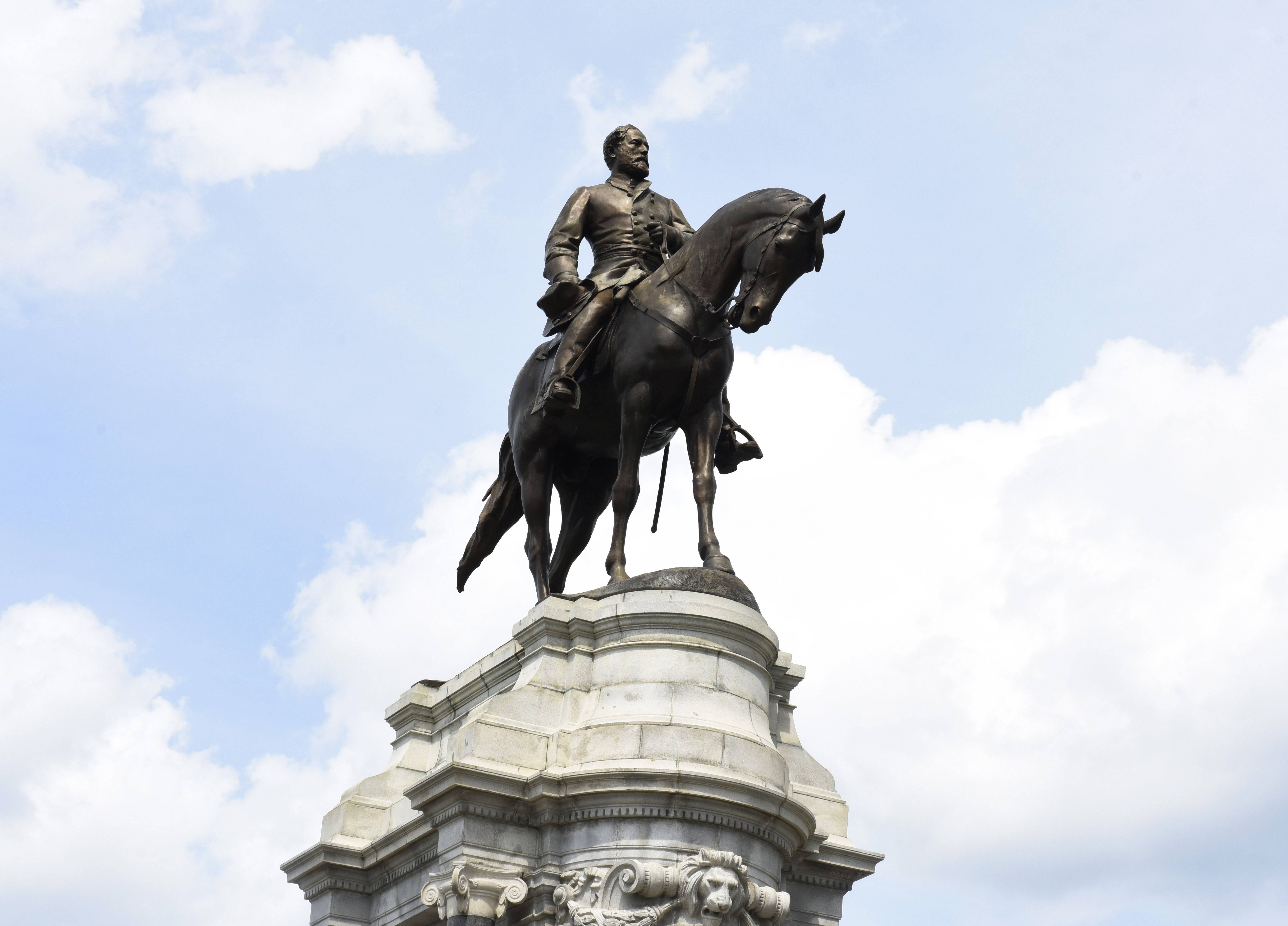 RICHMOND, VIRGINIA - JUNE 06: The statue of Confederate General Robert E. Lee on Monument Avenue is pictured on June 6, 2020 in Richmond, Virginia. Virginia Gov. Ralph Northam (D) announced plans to remove the statue. (Photo by Vivien Killilea/Getty Images)