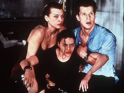 101414-celebs-scariest-outbreak-movies-Resident-Evil.jpg