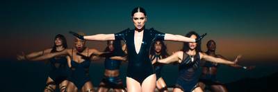 Jessie J Premieres New Video With 2 Chainz - Jessie J&nbsp;is adding dancer to her many talents as she performs full-out dance routines in her new video, &quot;Burnin Up? featuring 2 Chainz. The U.K. singer just dropped the video for her follow-up single to her huge hit &quot;Bang Bang,? with Ariana Grande and Nicki Minaj. The singer?s sophomore project hits stores in the states Oct. 14.(Photo: Universal Republic)