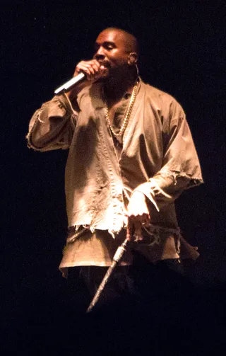 The Master - Kanye West rocks a Jedi robe inspired top during his killer set as the headliner during Day 1 of FYF Fest 2015. 'Ye brought out surprise guests Rihanna and Travi$ Scott.(Photo: Ronin 47 / Splash News)