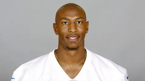 Chicago Bears Cut Receiver Sam Hurd - Chicago Bears waived Sam Hurd on Dec. 16 after the receiver was arrested two nights earlier for trying to purchase between 5 to 10 kilograms of cocaine and a thousand pounds of marijuana to distribute in the Chicago area. (Photo: NFL Photos/Getty)&nbsp;