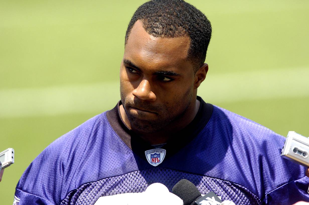 Super Bowl ring given to Jamal Lewis, former Baltimore Ravens RB