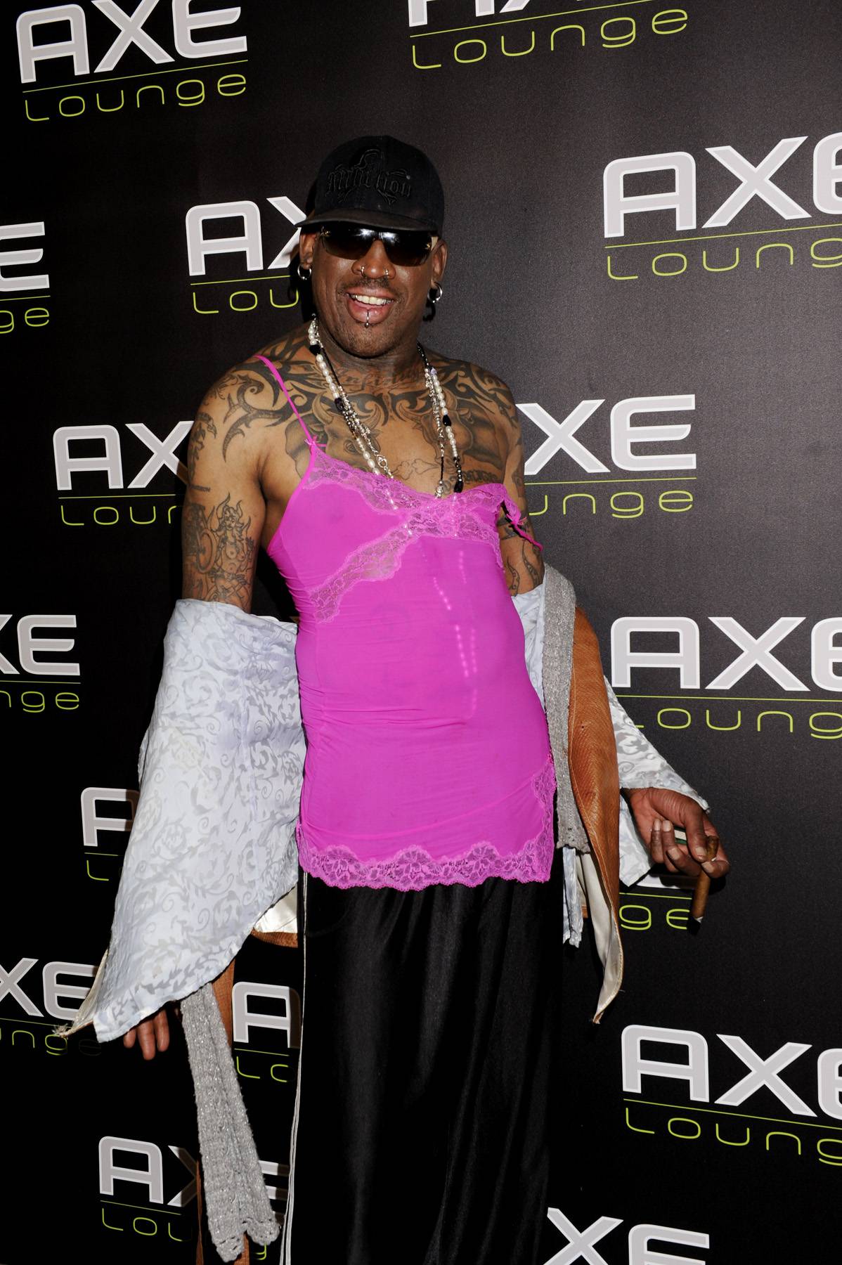 dennis rodman dress like a woman