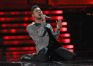 /content/dam/betcom/images/2013/02/Music-02-01-02-15/021013-music-grammy-awards-highlights-miguel-2.jpg