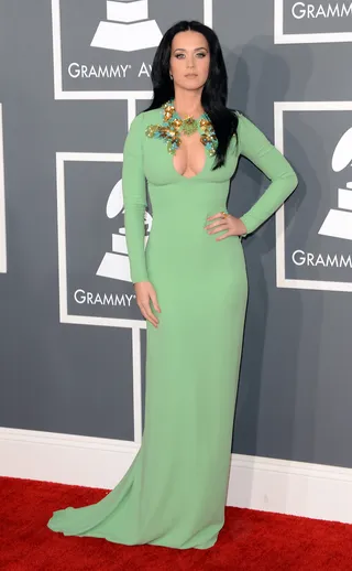 Katy Perry - Katy Perry's curves were on full display in her sea-foam embellished keyhole-cutout Gucci gown.  (Photo: Jason Merritt/Getty Images)