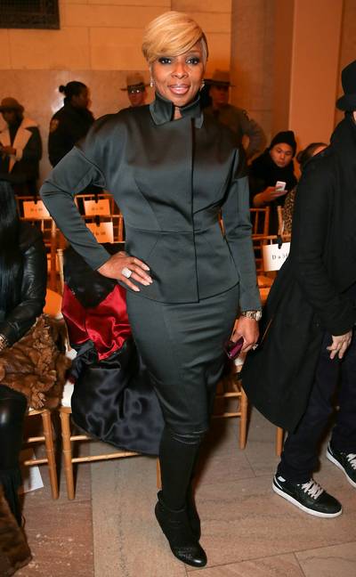 Just Mary - Singer Mary J. Blige&nbsp;shows off her svelte physique in all-black everything at the Zac Posen fashion show at Vanderbilt Hall in Grand Central Terminal during New York Fashion Week.(Photo: Chelsea Lauren/Getty Images)