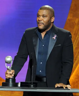 2011: Tyler Perry Kept It Cool And Casual With A Black And Navy Blue Look - (Photo: Getty Images)