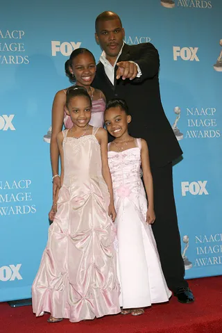 2009: Tyler Perry Accepted His Award With The McClain Girls - (Photo: Getty Images)