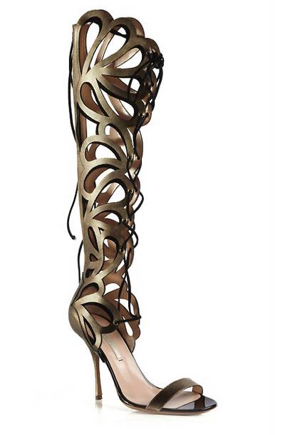 Nicholas Kirkwood Printed Cutout Stiletto Sandals - With a scalloped knee-high shaft boasting gorgeous cutout detail throughout, these sexy lace-up sandals have Robyn Fenty’s name written all over them.&nbsp;   (Photo: Moda Operandi)