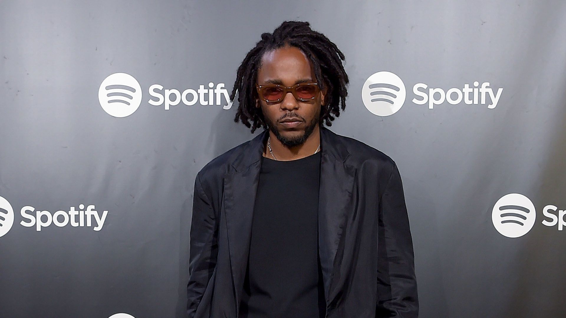 Kendrick Lamar Performs ""N95"" and ""Savior"" In Tribute to Virgil