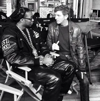 2 Chainz @hairweavekiller - Looks like 2 Chainz will be spreading his talents to the television screen pretty soon. The &quot;Birthday Song&quot; rapper talks with Hollywood bigwig Michael Patrick King on the set of 2 Broke Girls. (Photo:&nbsp;instagram/hairweavekiller)