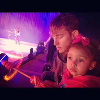 Machine Gun Kelly @c**kpunch&nbsp; - Machine Gun Kelly treated his daughter to front row seats for Disney on Ice.&nbsp;(Photo: Instagram via MGK)
