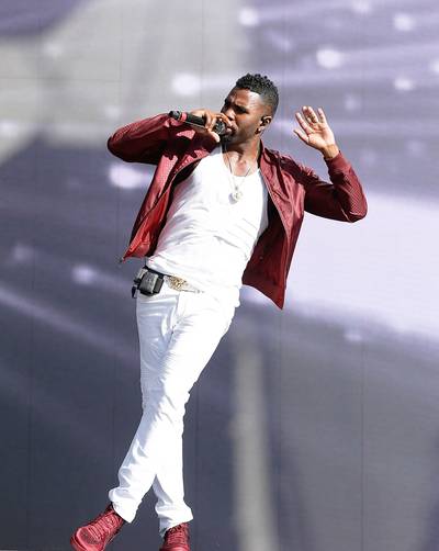 Jason Derulo - Jason Derulo &quot;Talked Dirty&quot; to the crowd and had them &quot;Wiggle It&quot; before introducing his newest dance and single &quot;Pull Up.&quot;(Photo: John Lamparski/WireImage)