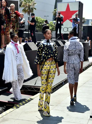 She Was All The Way In Formation! - The 'Formation' music video dancers pull up to the red carpet and had all eyes on them. (Photo: Alberto Rodriguez/BET/Getty Images for BET)