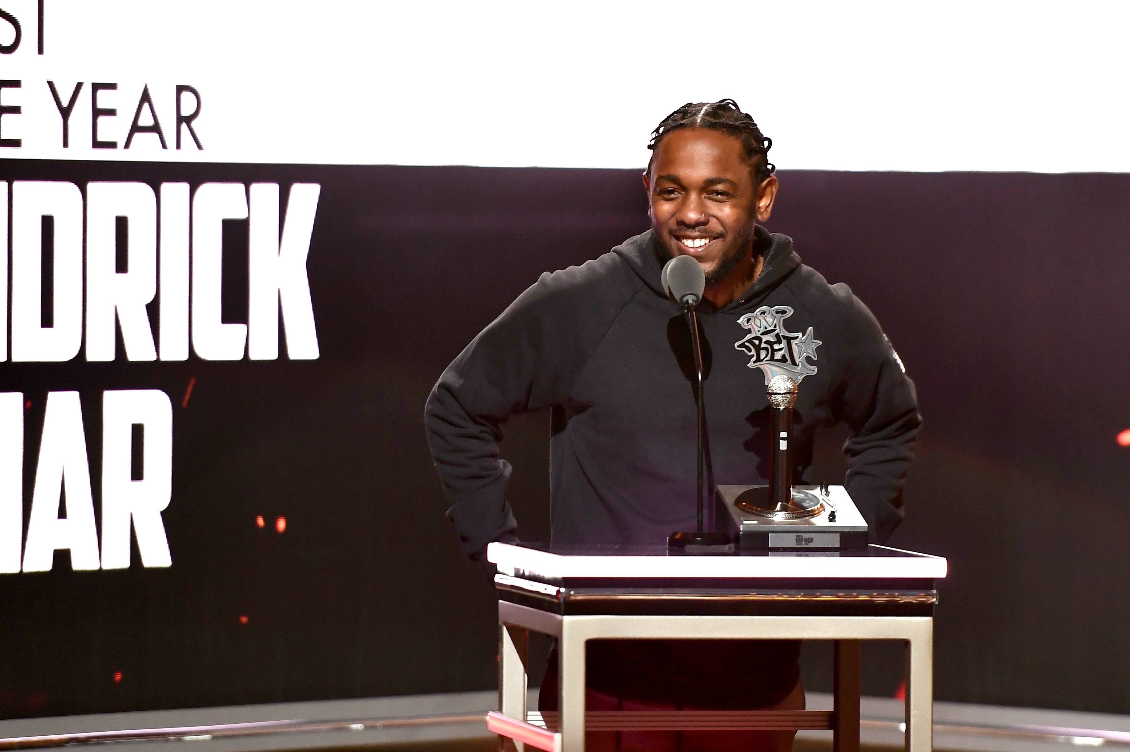 Shameik Moore Presents Kendrick Lamar with the Lyricists Award at the 2016 Hip Hop Awards