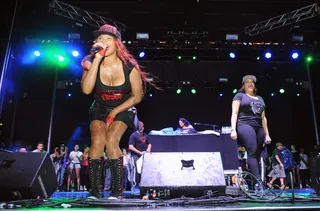 569792705JN00165_90sFEST_Po