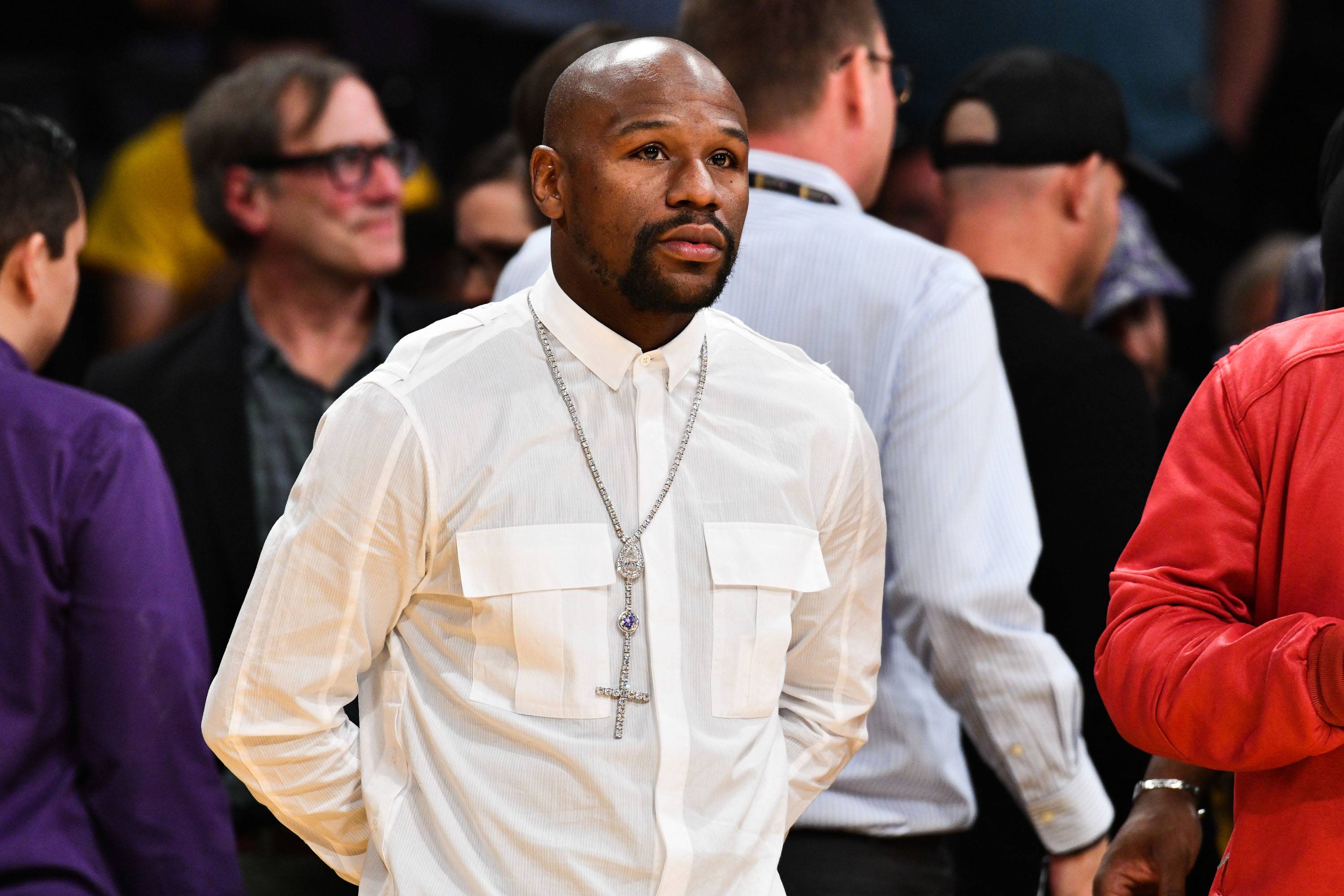 LOS ANGELES, CALIFORNIA - NOVEMBER 11: Floyd Mayweather Jr. attends a basketball game between the Los Angeles Lakers and the Atlanta Hawks at Staples Center on November 11, 2018 in Los Angeles, California. (Photo by Allen Berezovsky/Getty Images)
