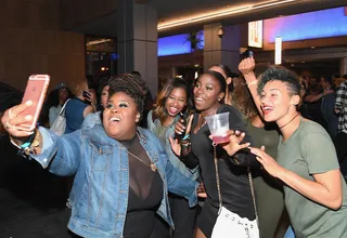 The Clique - Actress Raven Goodwin takes a selfie with her crew.&nbsp;(Photo: Paras Griffin/BET/Getty Images for BET)