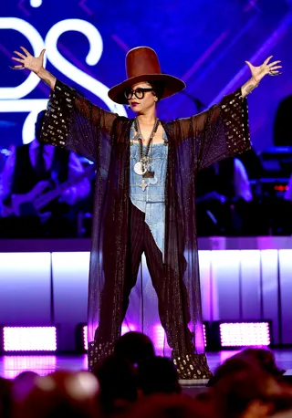 Come Through Miss Badu! - Welcome to 2015 Soul Train Awards hosted by none other than Erykah Badu who was the perfect mistress of ceremonies for the evening!   (Photo: Ethan Miller/BET/Getty Images for BET)