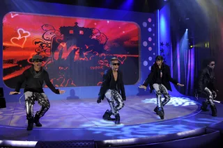 Be My #1 Girl Please - Mindless Behavior warming up with #1 girl on set at BET's 106 and Park (Photo: John Ricard/BET)
