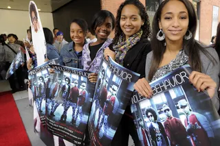 It's Worth the Wait\r - Fans wait on Mindless Behavior to arrive at BET's 106 and Park (Photo: John Ricard/BET)