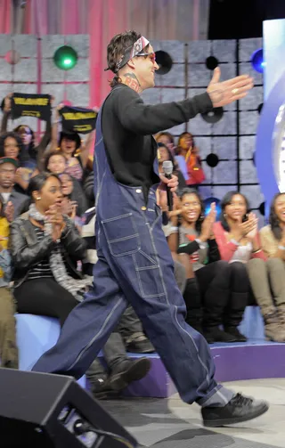 Here I Am - Yelawolf takes the stage at 106 &amp; Park, January 27, 2012. (Photo: John Ricard / BET)