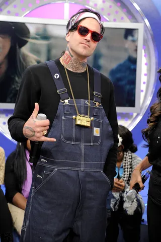 /content/dam/betcom/images/2012/01/Shows/106-and-Park-01-16-01-31/012712-shows-106-park-ff-yelawolf-1.jpg