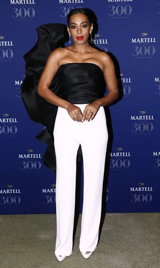 Solange Knowles - Solo’s style game is always consistent. The black-and-white color-block on this Stephane Rolland Spring 2015 couture gown is everything!(Photo: Julien M. Hekimian/Getty Images for Martell Cognac)