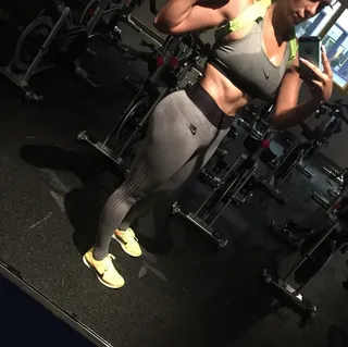 Laura Govan @lauramgovan - Can we have her summer bod? This star shows off her abs after an intense spin class. #Motivation(Photo: Lauren Govan via Instagram)
