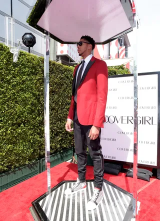 Anthony Davis&nbsp; - It's all about the red-and-black for the baller and his crisp shape-up.  (Photo: Jason Kempin/BET/Getty Images for BET)&nbsp;