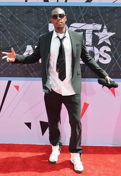 Paul Pierce - Is it a slam dunk? The NBA baller keeps it cool and casual, rocking a black suit with white sneaks, leaving his necktie slightly undone.   (Photo: Earl Gibson/BET/Getty Images for BET)