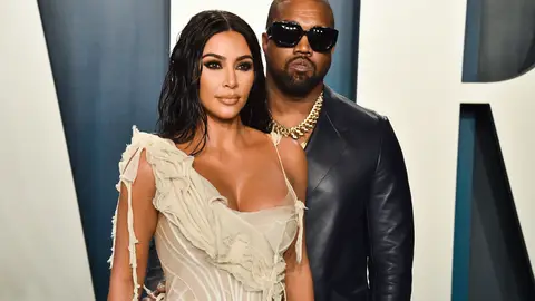 BEVERLY HILLS, CALIFORNIA - FEBRUARY 09: Kim Kardashian and Kanye West attend the 2020 Vanity Fair Oscar Party at Wallis Annenberg Center for the Performing Arts on February 09, 2020 in Beverly Hills, California. (Photo by David Crotty/Patrick McMullan via Getty Images)