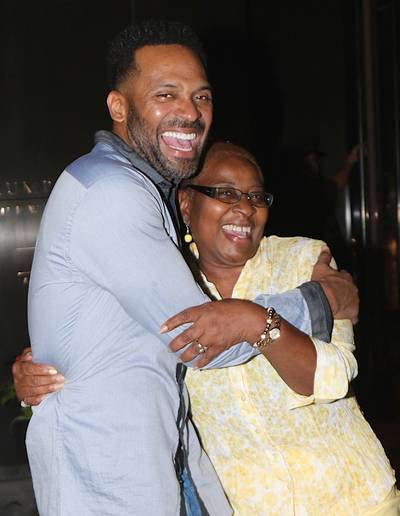 I'll Always Love My Mama - Mike Epps shows his mom some love with a tight embrace as they wait for a car outside their hotel this evening in NYC.(Photo: Blayze / Splash News)