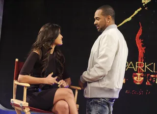 Can I Ask You Something? - Rocsi Diaz and Mike Epps chat during break at 106 &amp; Park, August 16, 2012. (Photo: John Ricard / BET)